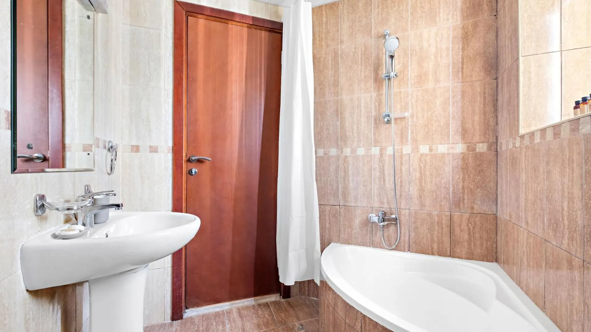 Silkhaus Large Studio In Dubai Gate Near Marina Apartment